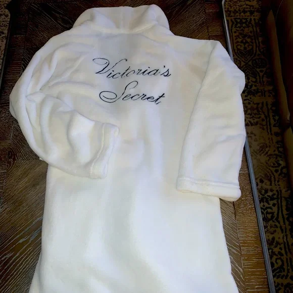 Victoria Secret Robe!!! Size XS-S - Picture 1 of 3